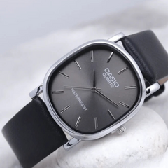 Leather Wristwatch